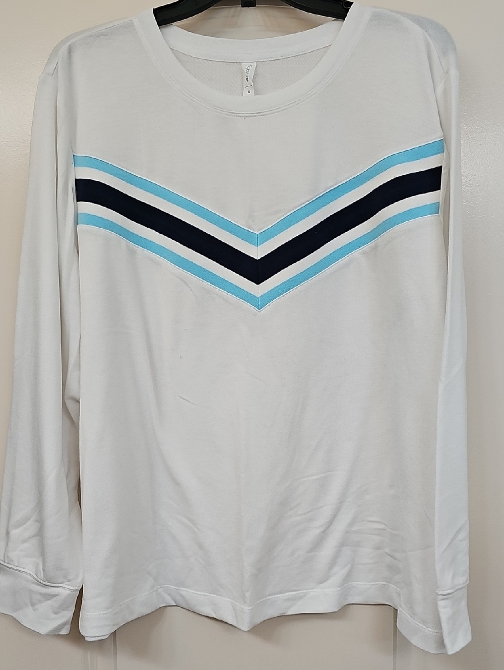 Ideology White Crew Neck Top 3x NWOT Chevron Stripe